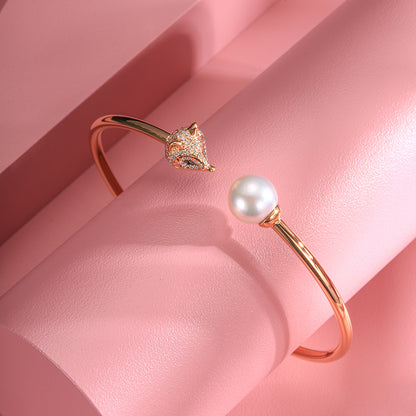 Golston Muse™ Fox Pearl Bangle in 18K Gold with Diamonds*