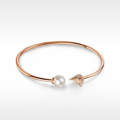 Golston Muse™ Fox Pearl Bangle in 18K Gold with Diamonds*